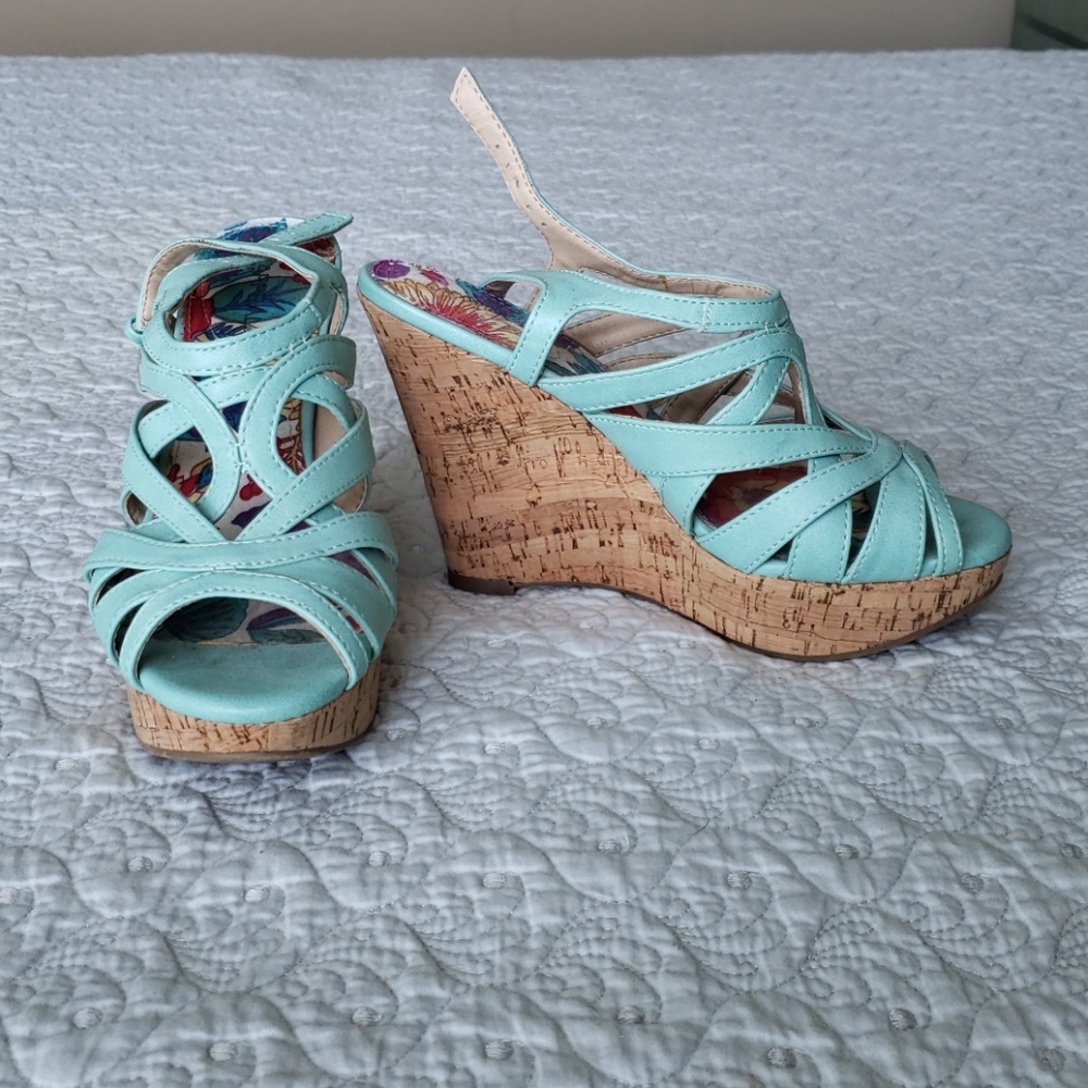 XAppeal mint green wedges